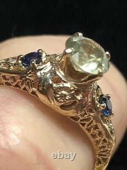 14K Gold Filigree Ring With 5.95mm Yellow Green Sapphire & 2 Blue Sapphires 2.5mm