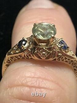14K Gold Filigree Ring With 5.95mm Yellow Green Sapphire & 2 Blue Sapphires 2.5mm